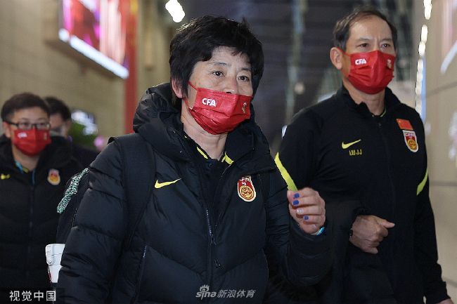 美女露胸露屁股网站